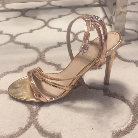 High heeled stroppy sandals - Picture 2 of 2